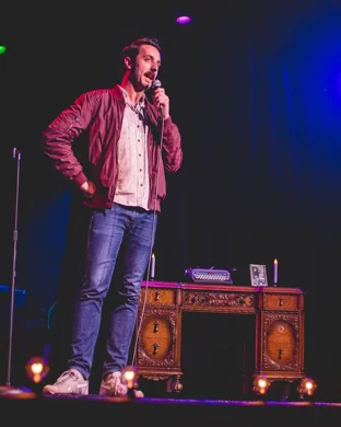 Padma Puts on a Comedy Show Brooklyn