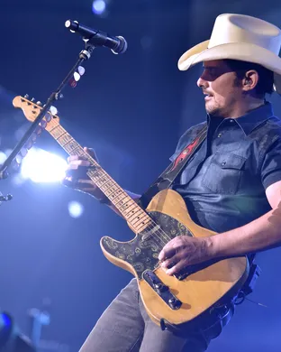 Brad Paisley Bridgeport