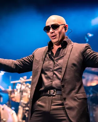Pitbull Wantagh